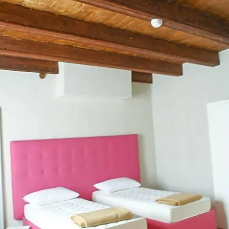 Auberge de jeunesse Palazzo Sacco Hostello *