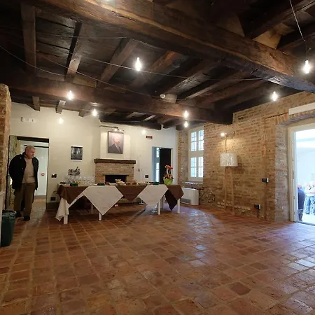 旅馆 Palazzo Sacco Hostello 弗萨诺