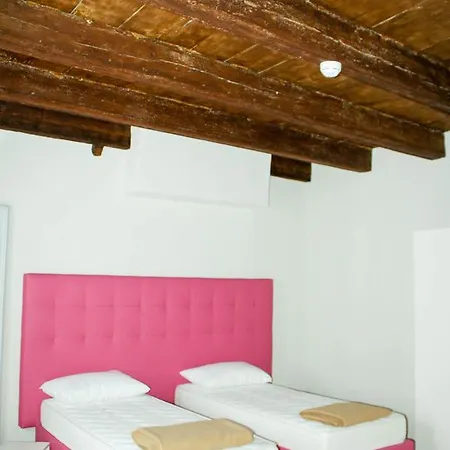 Palazzo Sacco Hostello * Фоссано