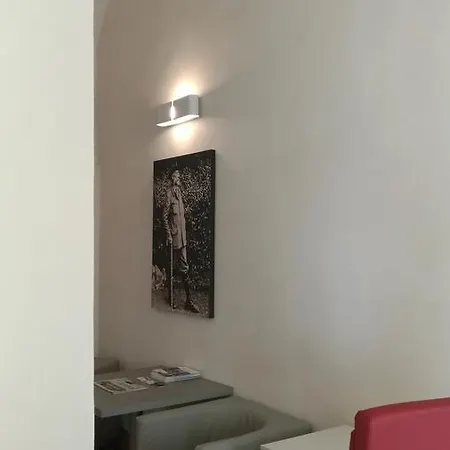 Palazzo Sacco Hostello Хостел